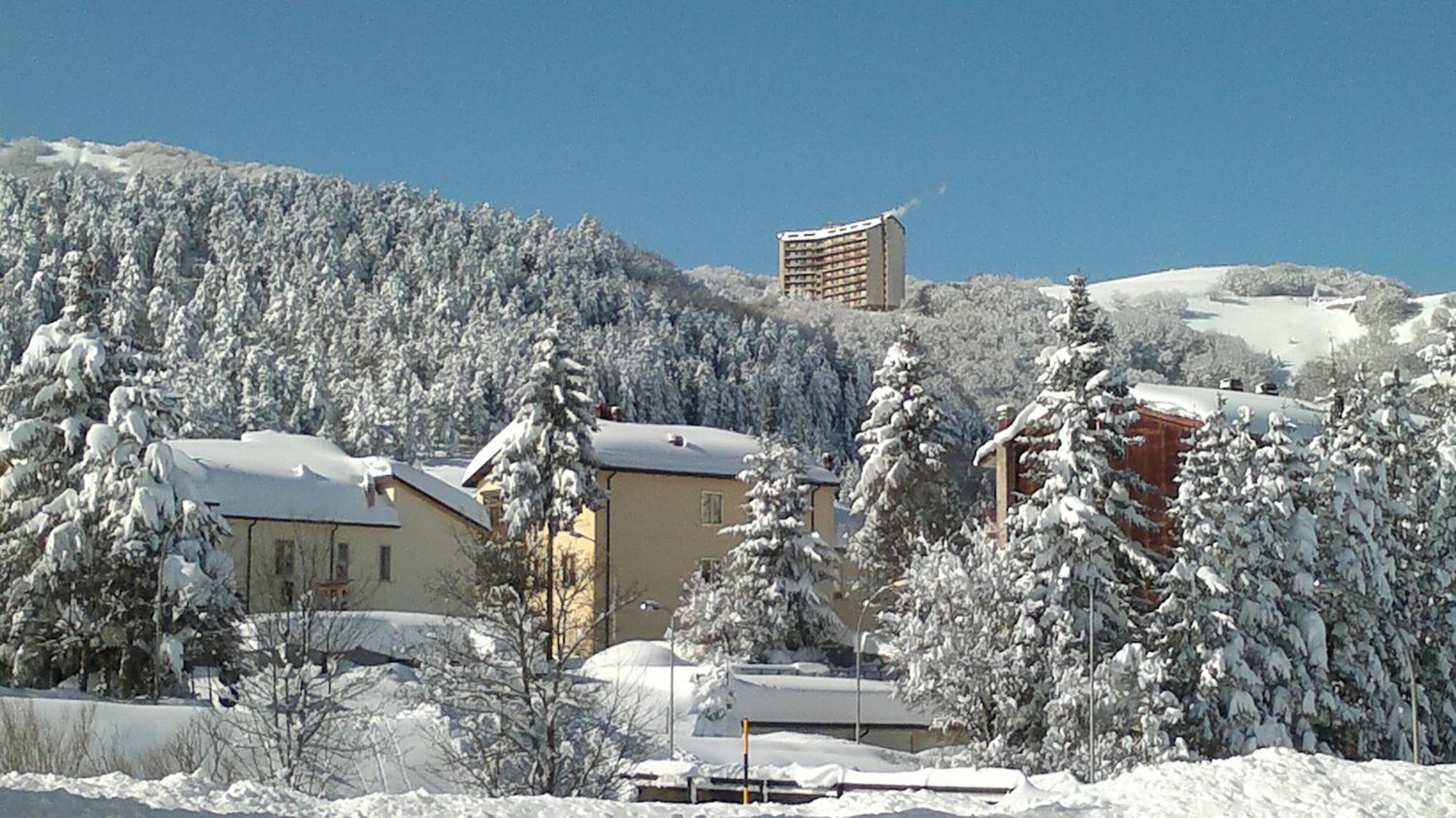Albergo Corradetti カステル・ディ・サングロ エクステリア 写真