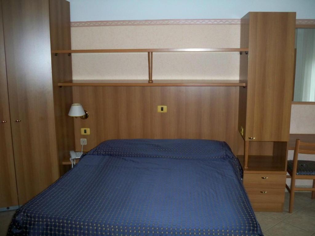 Albergo Corradetti カステル・ディ・サングロ 部屋 写真